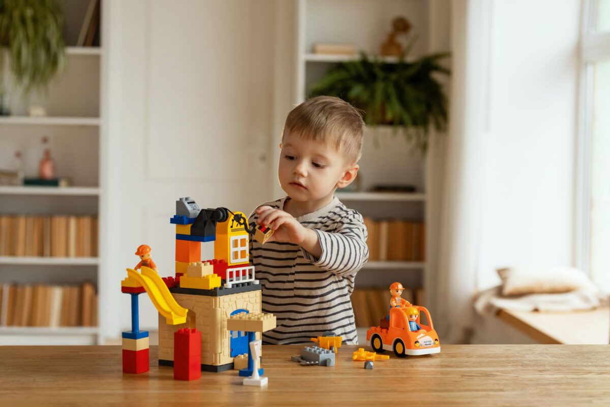 Nouveautés LEGO d'octobre : de Mercredi à la Sagrada Família, le catalogue avant Noël